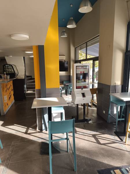 Borne de commande pour fast food ecran tactile by SODECO à Toulon